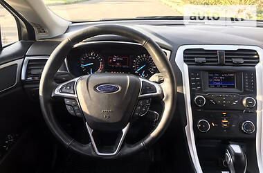 Седан Ford Fusion 2012 в 