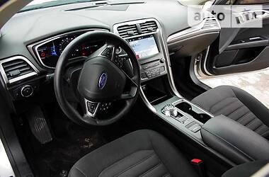 Седан Ford Fusion 2017 в 