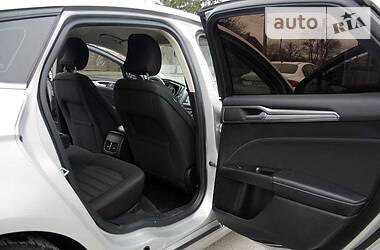 Седан Ford Fusion 2017 в 