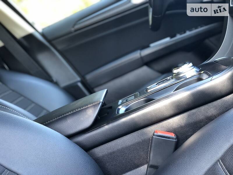 Седан Ford Fusion 2018 в Рівному