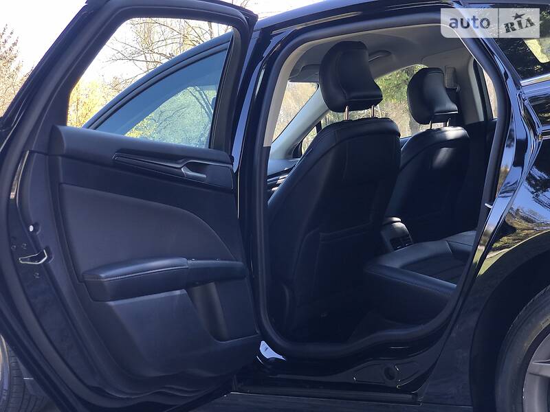 Седан Ford Fusion 2018 в Рівному