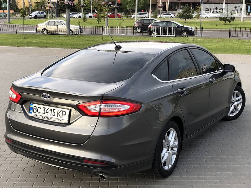 Седан Ford Fusion 2016 в Львові