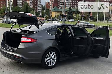 Седан Ford Fusion 2016 в 