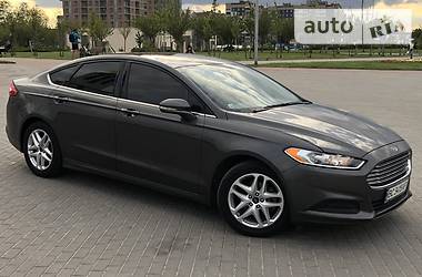 Седан Ford Fusion 2016 в 