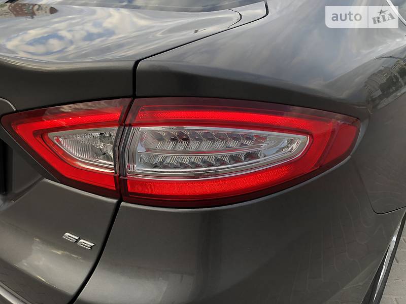 Седан Ford Fusion 2016 в Львові