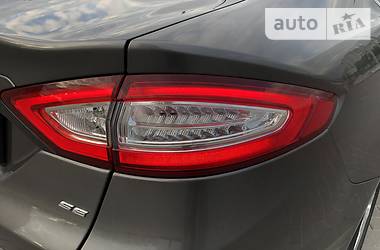 Седан Ford Fusion 2016 в 