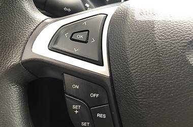 Седан Ford Fusion 2016 в 
