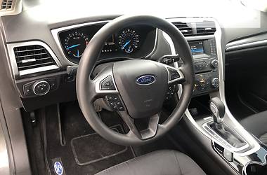 Седан Ford Fusion 2016 в 
