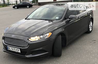 Седан Ford Fusion 2016 в 