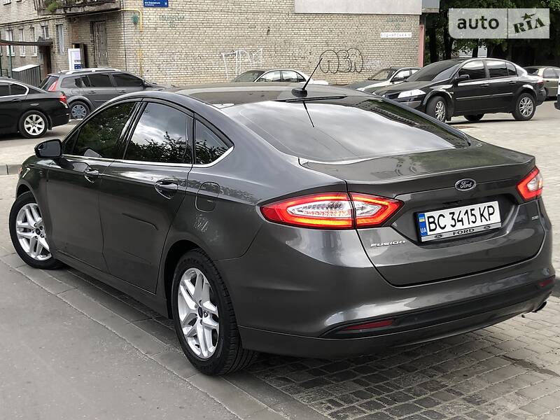 Седан Ford Fusion 2016 в Львові