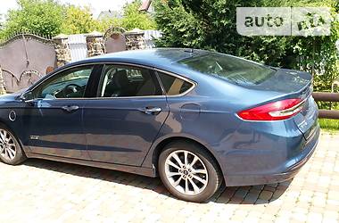 Седан Ford Fusion 2018 в 