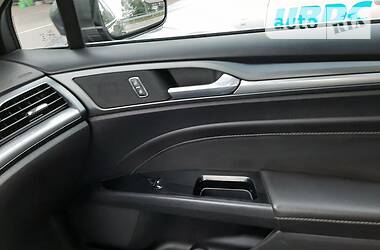 Седан Ford Fusion 2015 в 