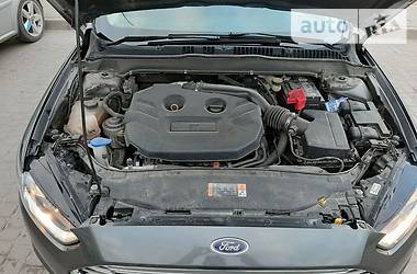 Седан Ford Fusion 2015 в 