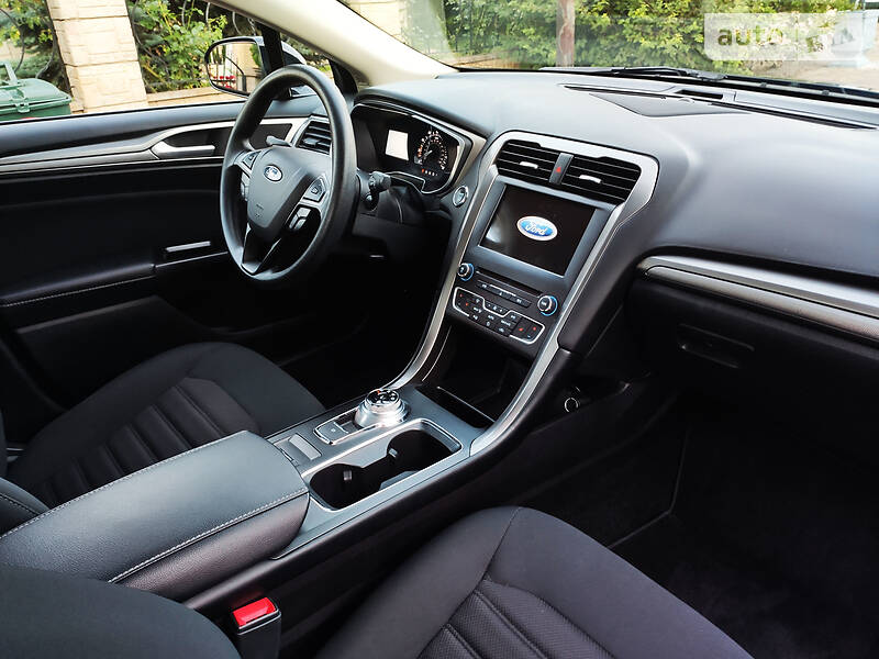 Седан Ford Fusion 2016 в Дніпрі