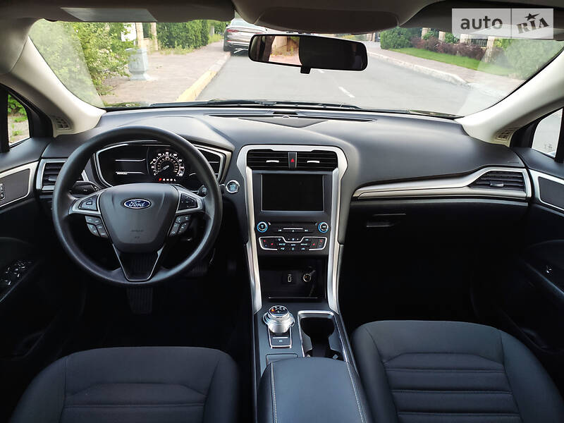 Седан Ford Fusion 2016 в Дніпрі