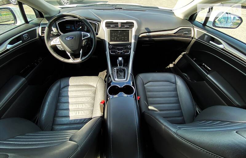Седан Ford Fusion 2015 в Черновцах