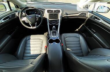 Седан Ford Fusion 2015 в 