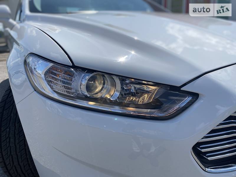 Седан Ford Fusion 2015 в Черновцах