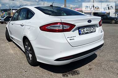 Седан Ford Fusion 2015 в 