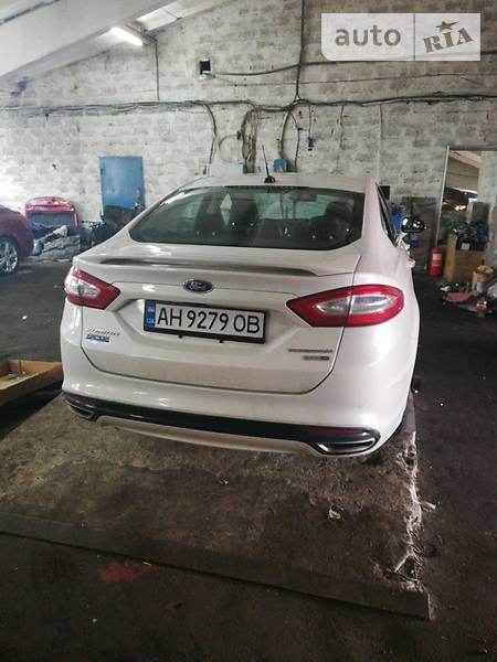 Седан Ford Fusion 2012 в Маріуполі