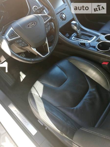 Седан Ford Fusion 2012 в Маріуполі