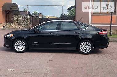 Седан Ford Fusion 2015 в 