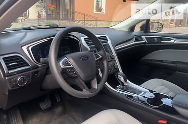 Седан Ford Fusion 2015 в 