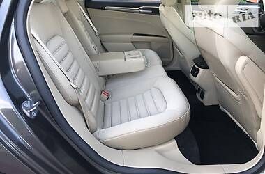 Седан Ford Fusion 2015 в Стрию