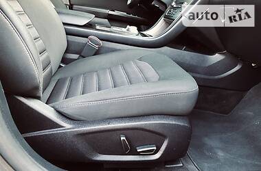 Седан Ford Fusion 2017 в 