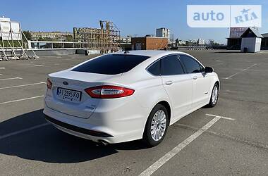 Седан Ford Fusion 2013 в 