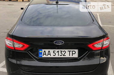 Седан Ford Fusion 2015 в 