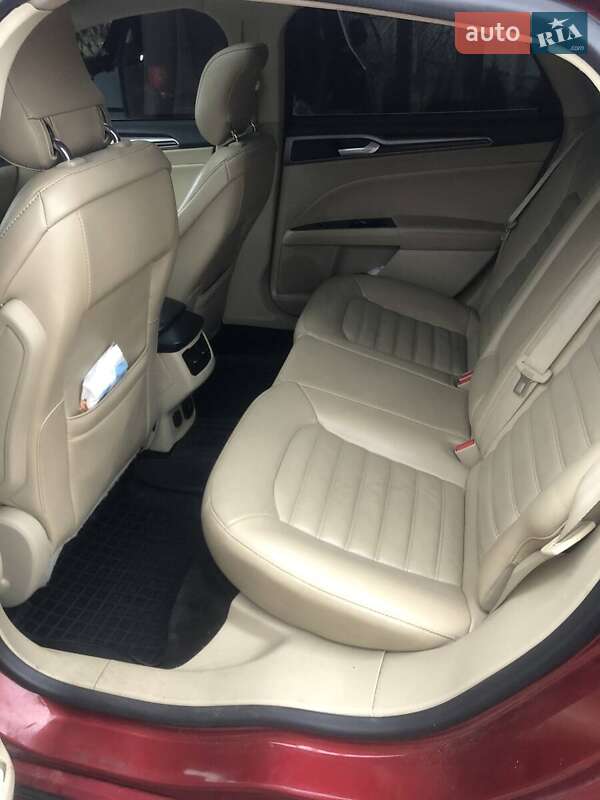 Седан Ford Fusion 2014 в Львове