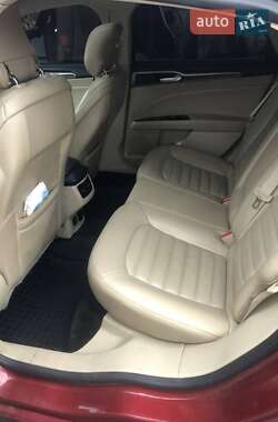 Седан Ford Fusion 2014 в 