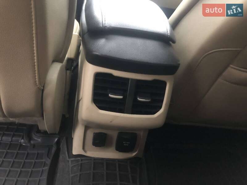 Седан Ford Fusion 2014 в Львове