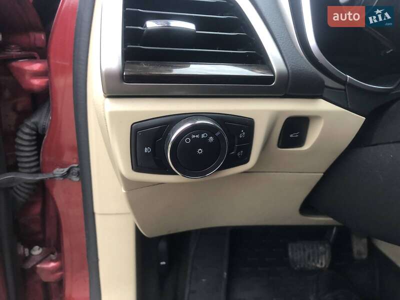 Седан Ford Fusion 2014 в Львове