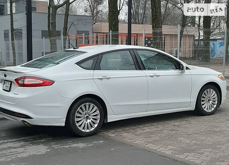 Седан Ford Fusion 2013 в Полтаві