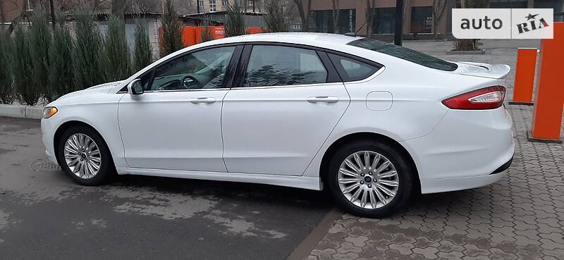 Седан Ford Fusion 2013 в Полтаві