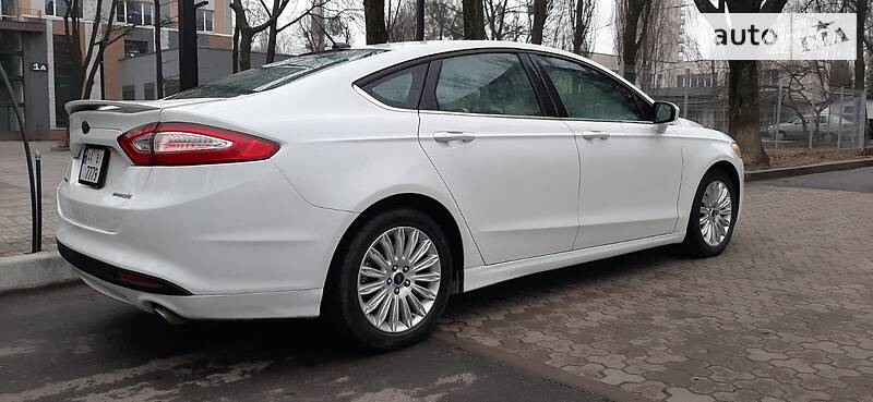 Седан Ford Fusion 2013 в Полтаві