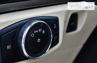 Седан Ford Fusion 2012 в 