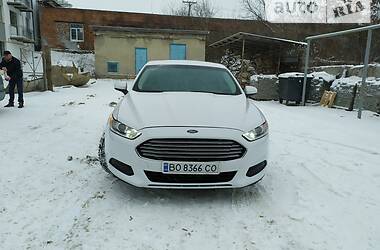 Седан Ford Fusion 2015 в Чорткове