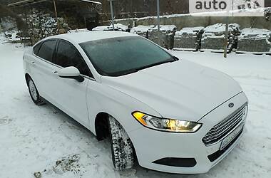 Седан Ford Fusion 2015 в Чорткове