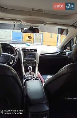 Седан Ford Fusion 2013 в 