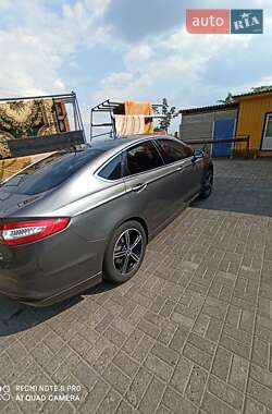 Седан Ford Fusion 2013 в 