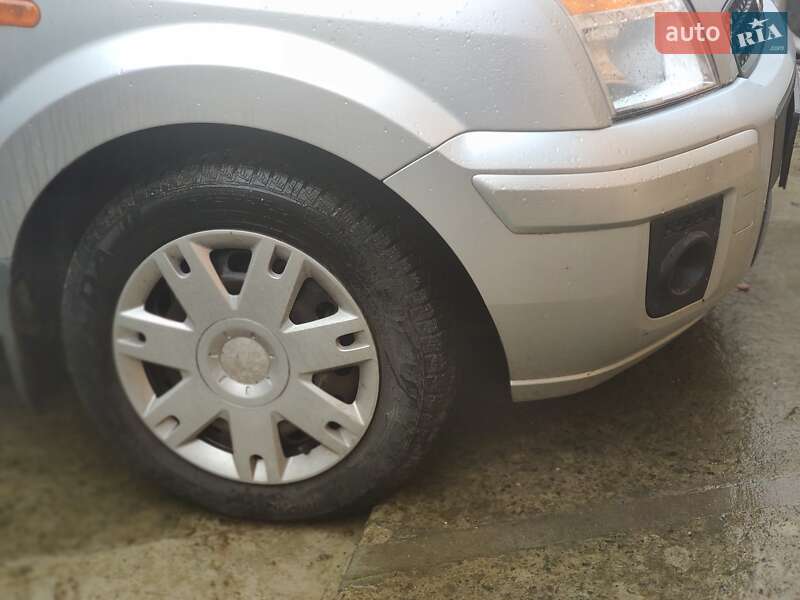 Хетчбек Ford Fusion 2012 в Мукачевому