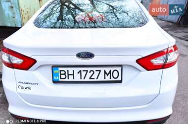 Седан Ford Fusion 2015 в 