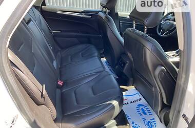 Седан Ford Fusion 2015 в 