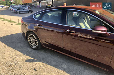 Седан Ford Fusion 2016 в 