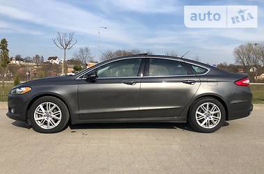 Седан Ford Fusion 2015 в Львове