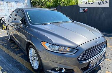 Седан Ford Fusion 2014 в 