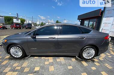 Седан Ford Fusion 2014 в 